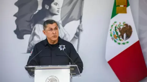 Renuncia Oscar Renteria en Sinaloa