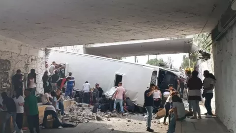 accidente-piramides-mexico-autopista