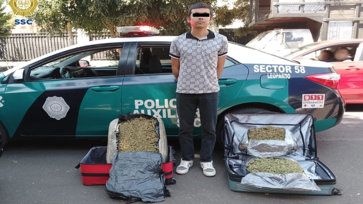 Personal de seguridad privada dijo que las maletas tenían un olor extraño.