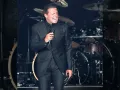 Luis Miguel actuando.jpg