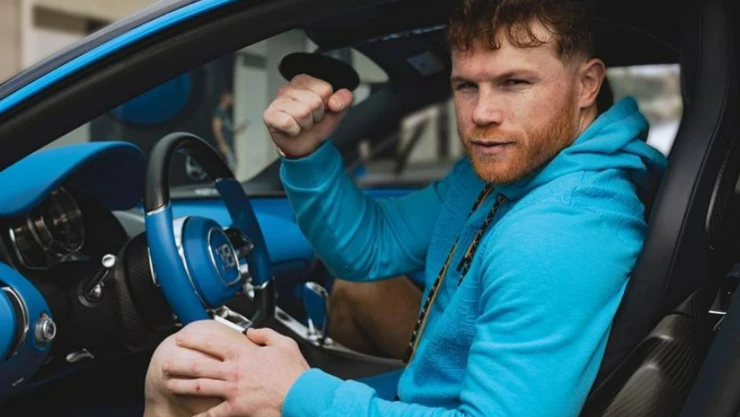 Canelo carro azul
