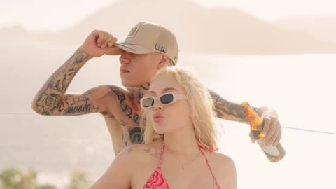 Santa Fe Klan y Maya Nazor