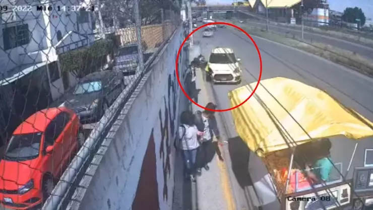 Auto atropella a niño d esiete años y a otras siete personas.jpg