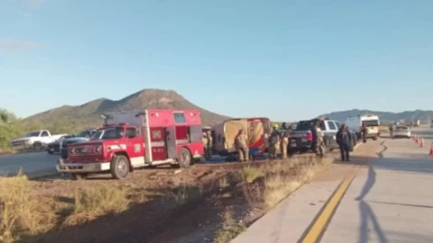 Accidente entre un autobús y otros vehículos dejó varios muertos en la carretera Hermosillo-Guaymas