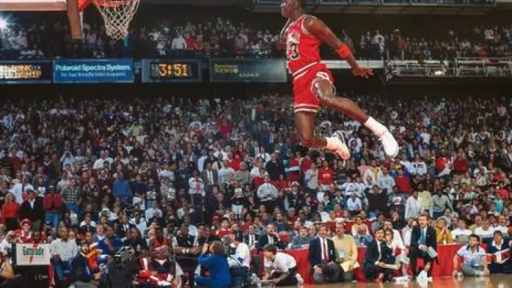 Michael  Jordan juega golf en la riviera maya 