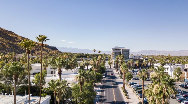 una vista de la hermosa ciudad de Palm Spring, CA.