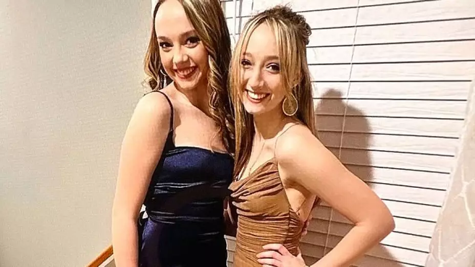 Su padre llegó hasta donde estaba la ubicación de sus hijas.