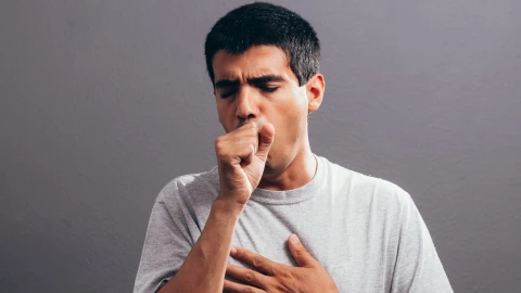 Este producto de limpieza es peligroso si uno se expone durante mucho tiempo