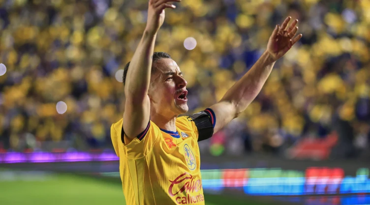 Álvaro Fidalgo celebra con el Club América