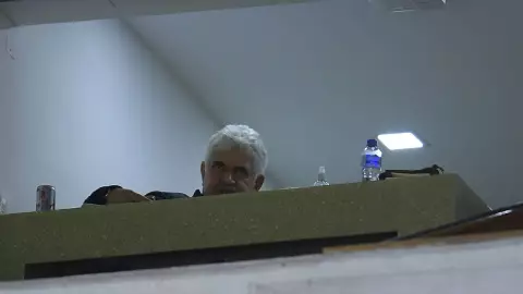 Tuca Ferretti en el Estadio Azteca viendo a Cruz Azul