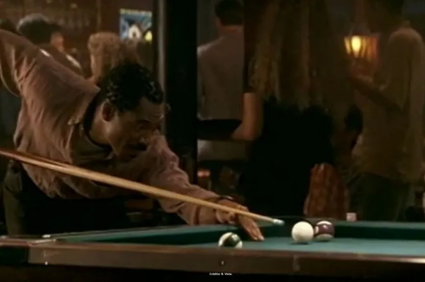 Te contamos por qué a Eddie Murphy lo atraparon con una chica trans y qué hacía con ella. (Escenas de la película ‘El negociador’ por Azteca 7)