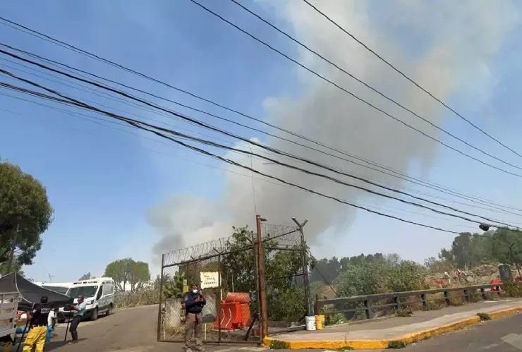 Síntomas por el humo tras el incendio en Naucalpan, Edomex