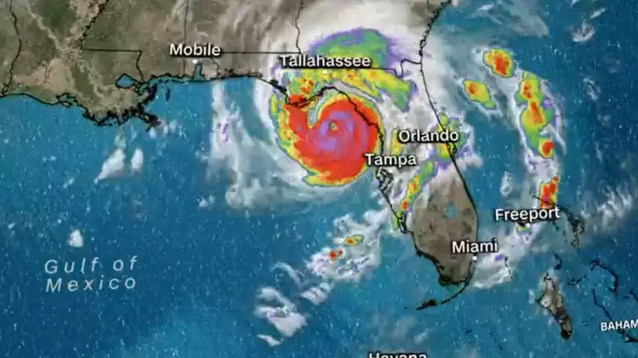 Idalia se convirtió en huracán categoría 4 y luego impacta Florida en categoría 3