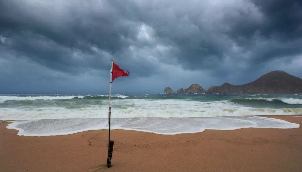 Huracán Lorena: Baja California Sur suspende labores y clases