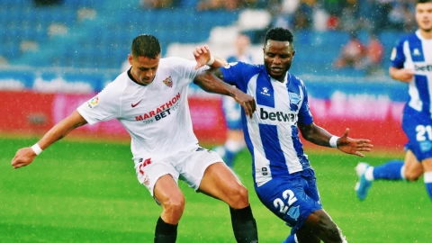 Debut postivo para ‘Chicharito’ en Sevilla