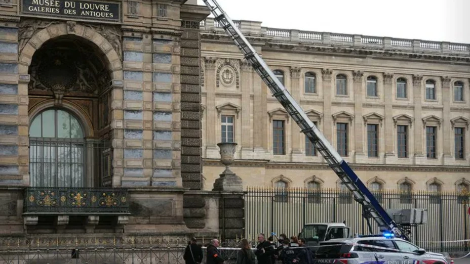 Así fue el robo al Museo del Louvre.