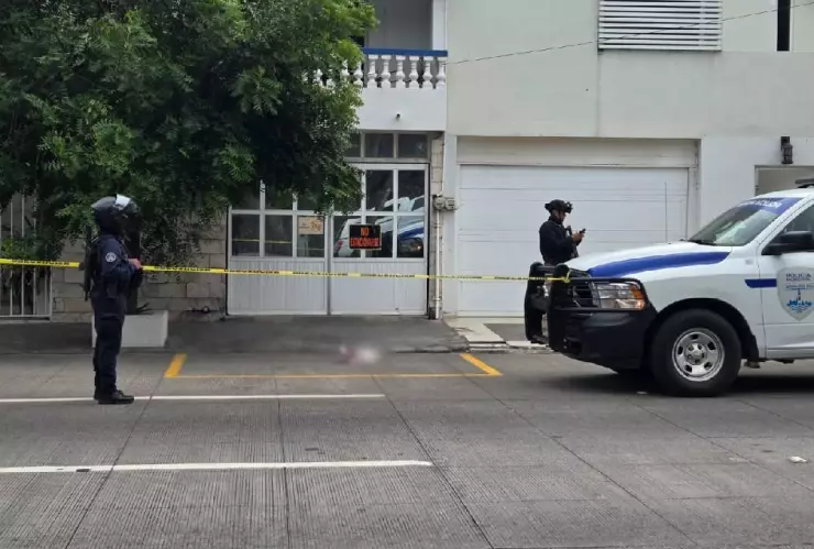 Abandonan feto sobre en bulevar Adolfo Ruiz Cortines, en Boca del Río