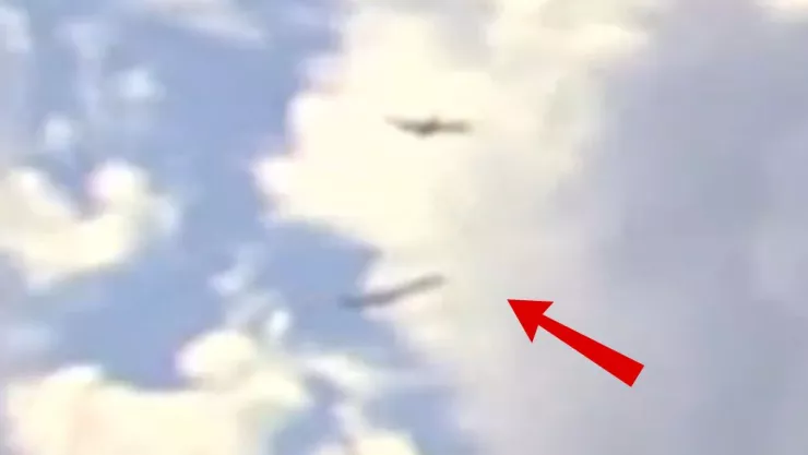 Aviones casi chocan en el aire