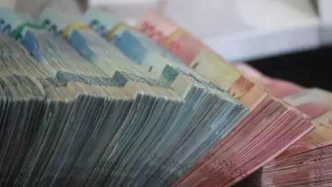 Billete de 100 pesos se vende hasta en 5 MILLONES