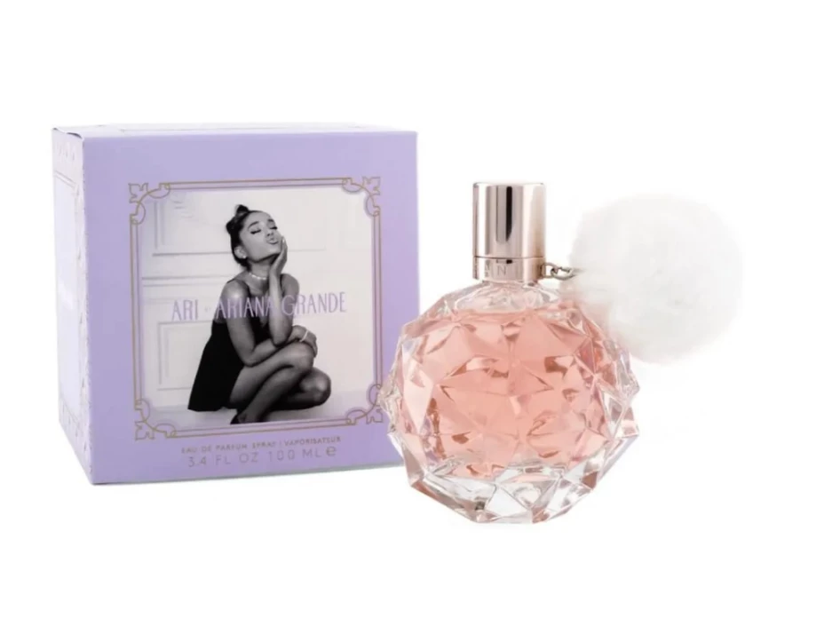 el perfume de Ariana Grande que vende Elektra