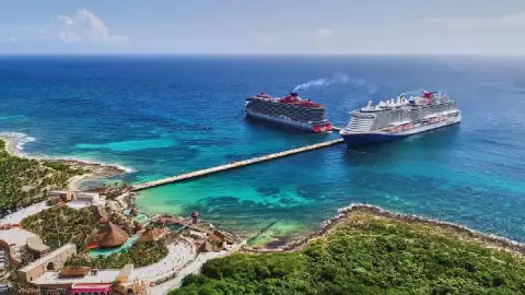 Mara Lezama recibe arribo del primer crucero Valiant Lady en Mahahual