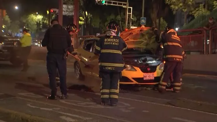 Mujer choca por ir a exceso de velocidad en Tlatelolco, CDMX; pierde el control del auto: Mientras Dormía