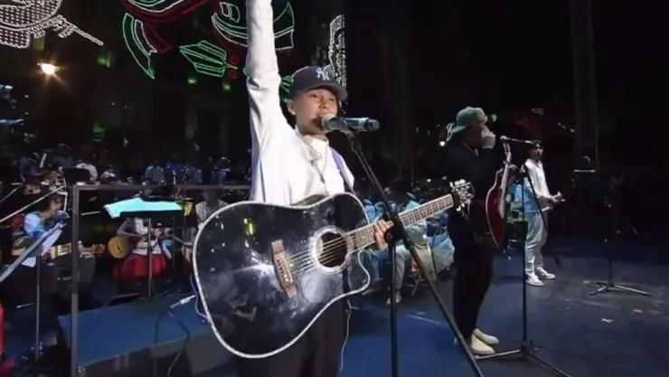 Video de abucheos a Yahritza y su Esencia en el Zócalo en celebración del grito del 15 de septiembre