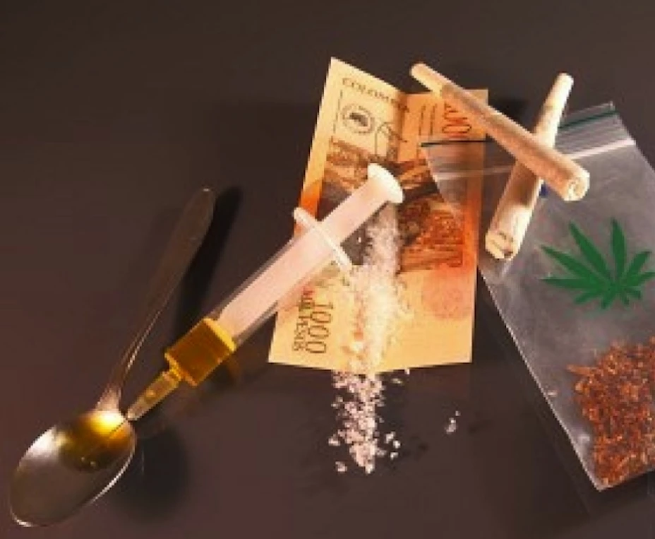 La tabla aprobada precisa que los consumidores podrán llevar hasta 10 gramos de marihuana