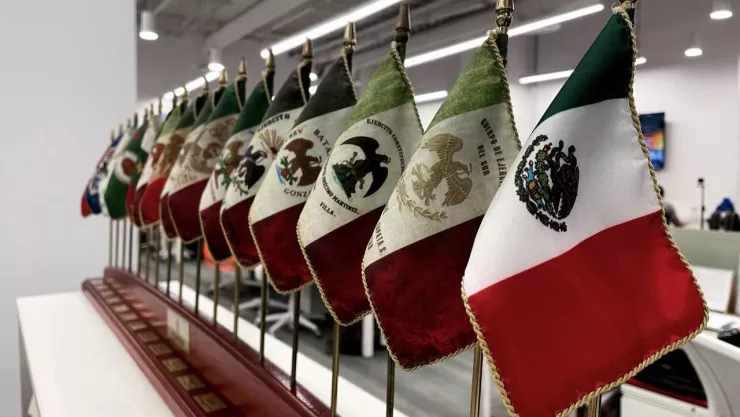 Evolución en los diseños de las banderas de México