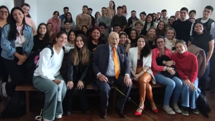 La profesora Verónica Otero, compartió la emotiva historia en las redes sociales.