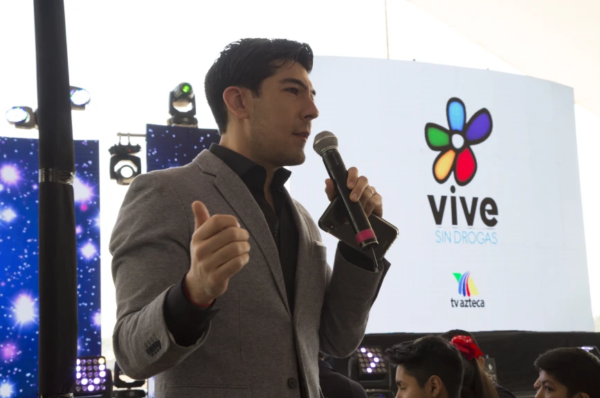 Manuel Lopez San Martin en ponencia.jpg