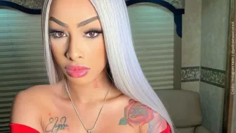 Yailin muy maquillada..jpg