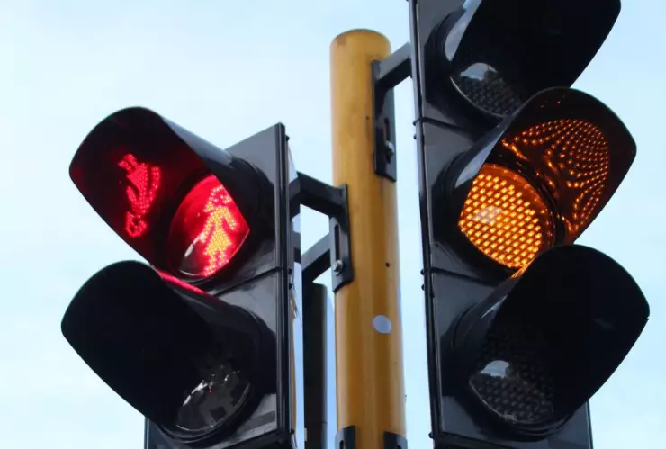 CDMX: ¿Puedo pasarme el amarillo del semáforo sin que me multen?