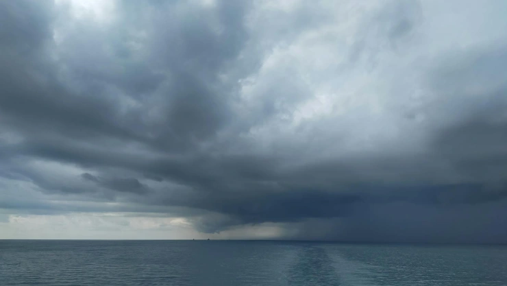 Huracán Gabrielle avanza en el océano Atlántico hoy.jpg