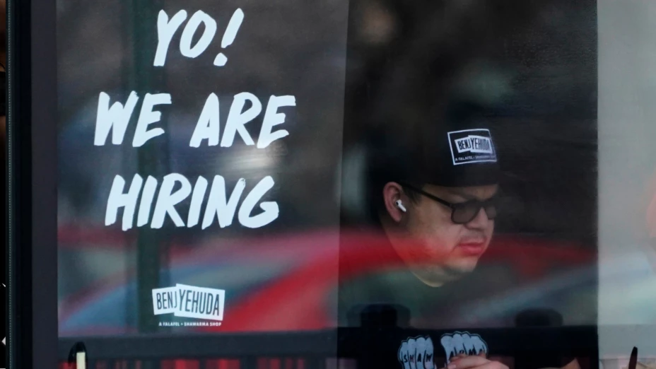 Anuncio de empleo en restaurante de Illinois.