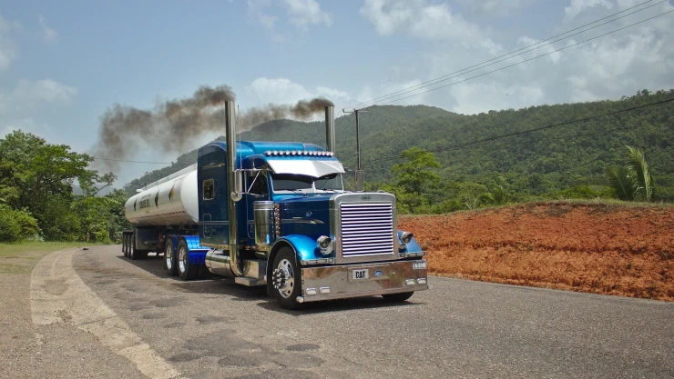 Transporte de carga, parte del congestionamiento vial en López Mateos Sur; hay solución