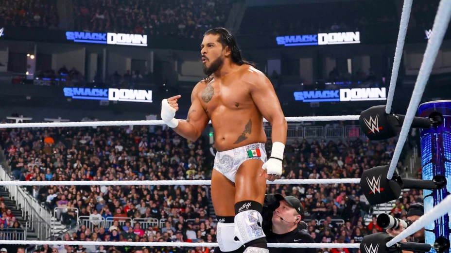 Santos Escobar podría abandonar WWE.