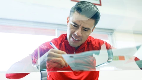 El futbolista Pavel Pérez firma con Necaxa