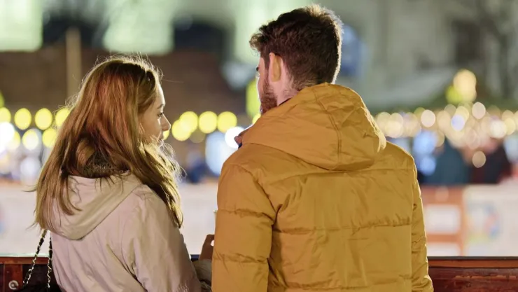 El significado de desviar la mirada cuando hablas con otras personas