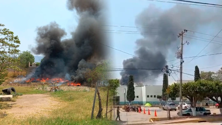 Fuerte incendio arrasa con predio y bodega en Ocozocoautla, Chiapas