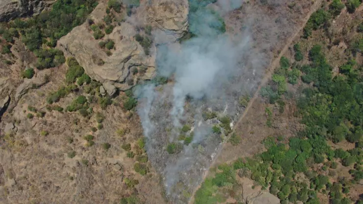 Controlan incendio de Tepoztlán al 100 por ciento