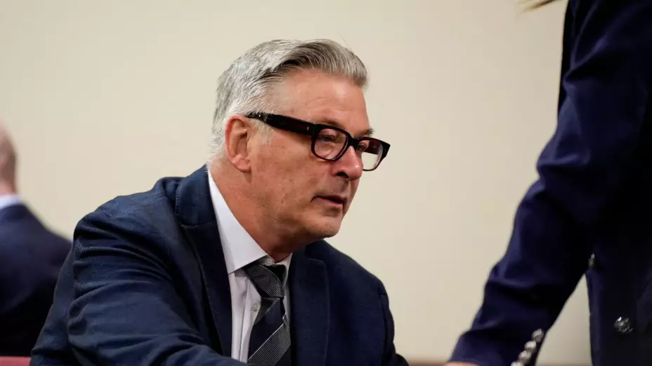 caso-alec-baldwin-jueza-desestima-cargos-homicidio-involuntario.jpg
