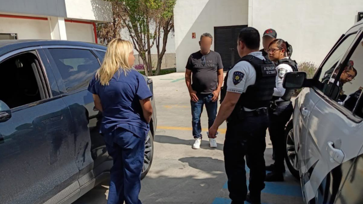 Autoridades reúne con su familia a mujer localizada desorientada en Colinas de Santa Cruz