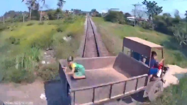 Choque de tren en vietnam.png