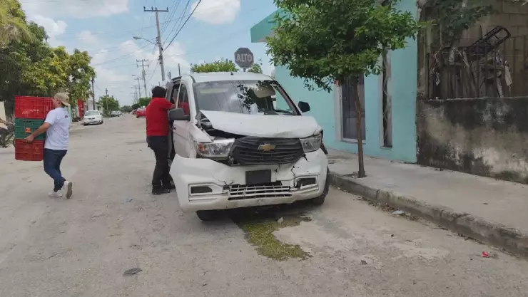FOTOS_ Fuerte accidente en Vergel II, ¿fue IMPRUDENCIA al volante_; un conductor huyó del lugar