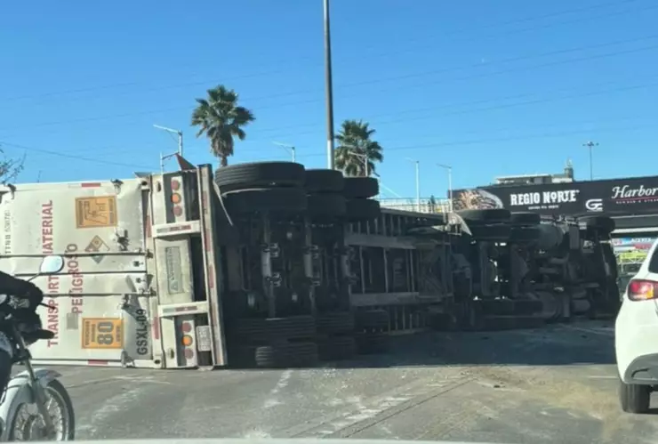 volcadura vía atlixcáyotl hoy