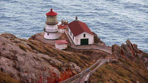 una vista del histórico faro de Point Reyes National Seashore