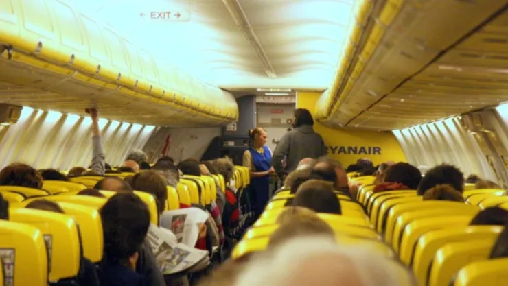 pelea-masiva-entre-pasajeros-estallo-avion-despegara-vuelo-infierno.jpg