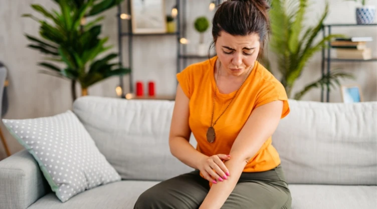 Por qué los mosquitos pican más a unas personas que a otras