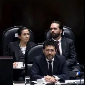 Oposición encara a Marath Bolaños en San Lázaro.
